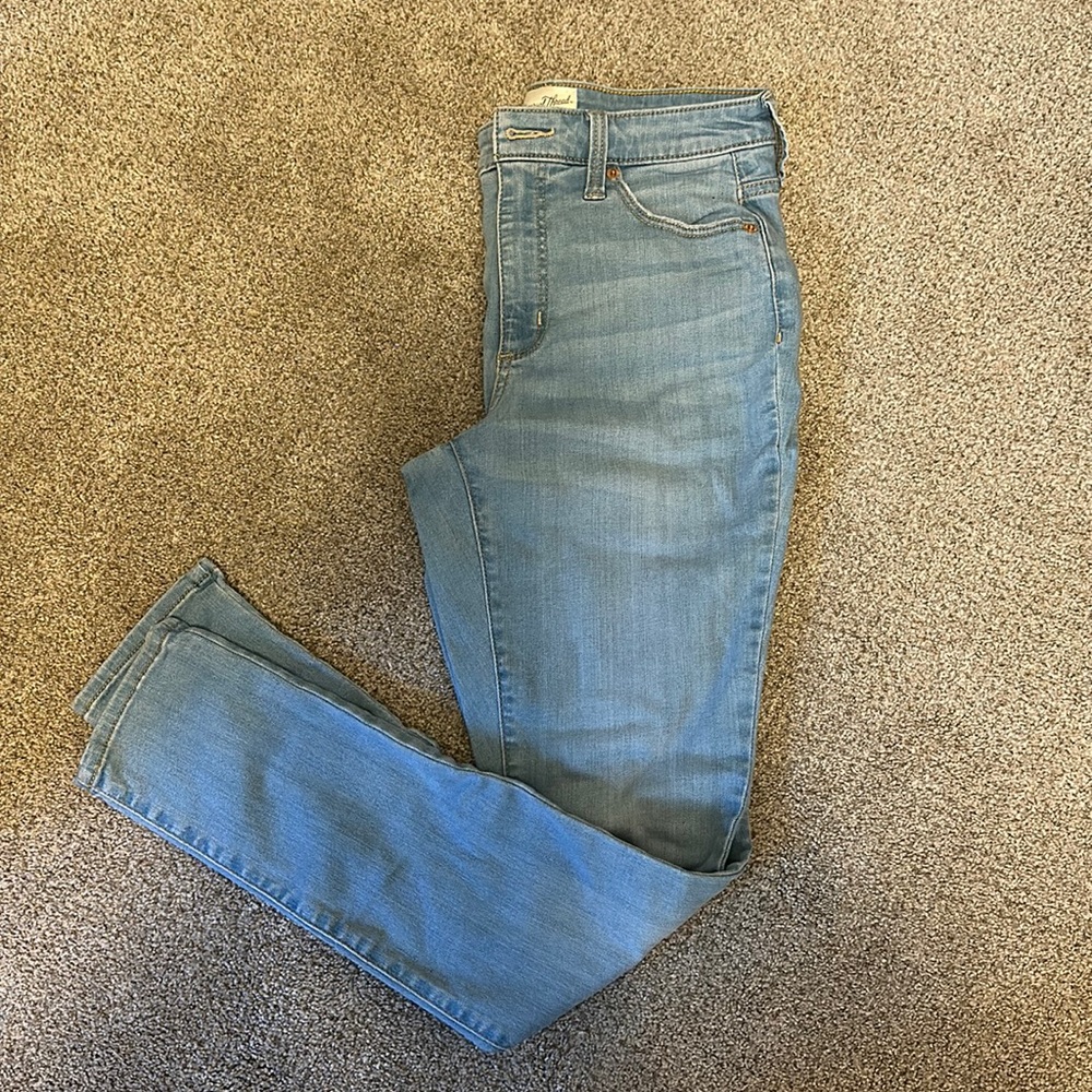 Regular light wash denim jeans size 6 Universal Threads brand at Target